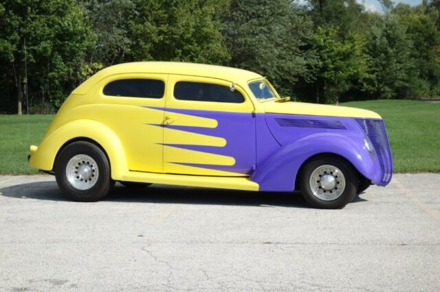 Ford Hot Rod / Street Rod 1937 image number 16