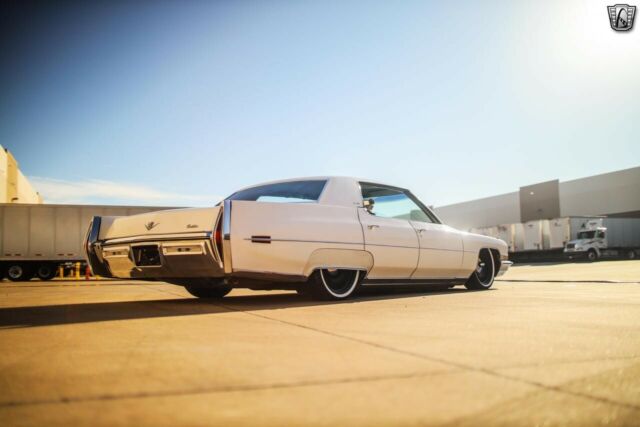 Cadillac DeVille 1972 image number 19