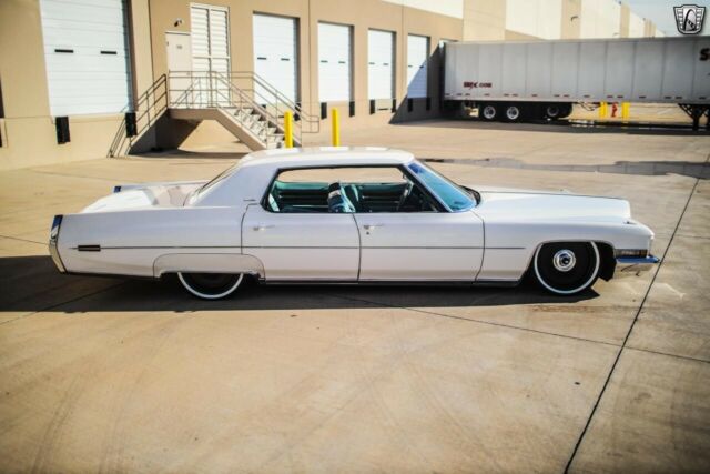 Cadillac DeVille 1972 image number 20