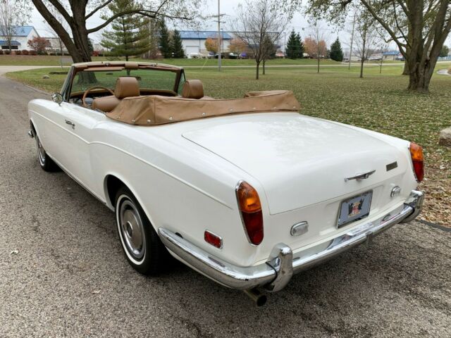 Rolls-Royce Corniche 1971 image number 6