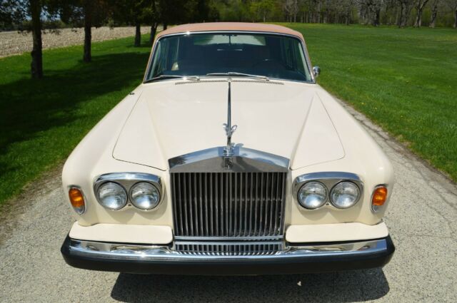 Rolls-Royce Silver Shadow 1975 image number 2