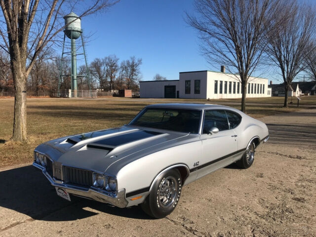 Oldsmobile Cutlass 1970 image number 22