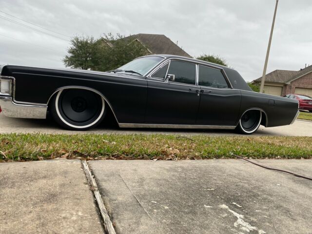 Lincoln Continental 1969 image number 2