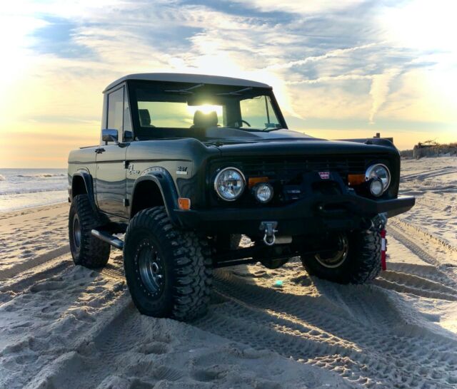 Ford Bronco 1968 image number 2