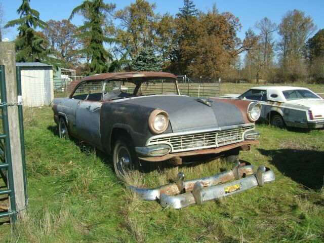 Ford Fairlane 1956 image number 24