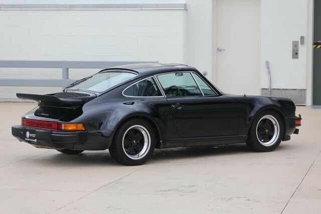 Porsche 911 1977 image number 20