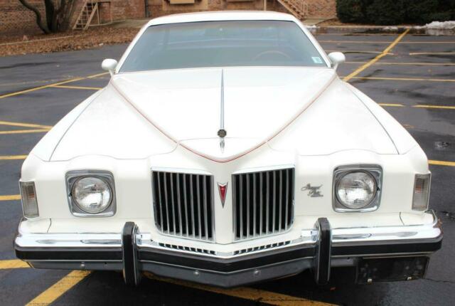 Pontiac Grand Prix 1974 image number 27