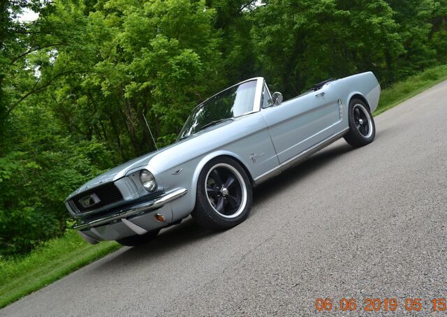 Ford Mustang 1965 image number 30