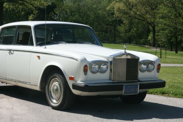 Rolls-Royce Silver Shadow 1976 image number 12