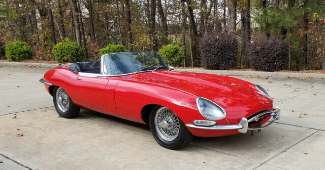 Jaguar E-Type 1965 image number 0