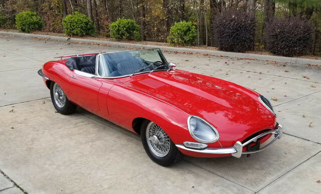 Jaguar E-Type 1965 image number 25