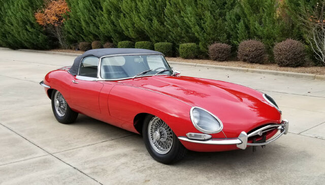 Jaguar E-Type 1965 image number 30