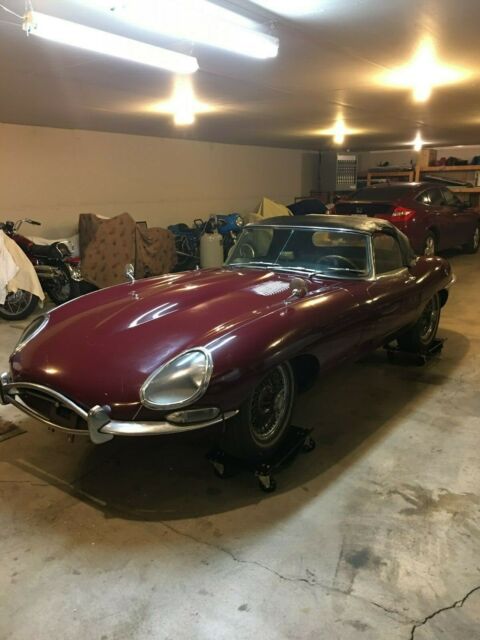 Jaguar E-Type 1963 image number 27