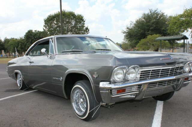 Chevrolet Impala 1965 image number 1