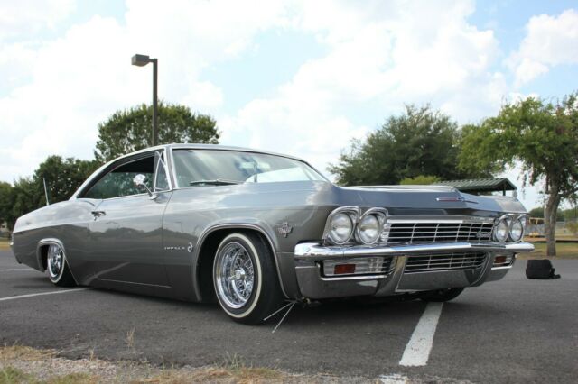 Chevrolet Impala 1965 image number 11