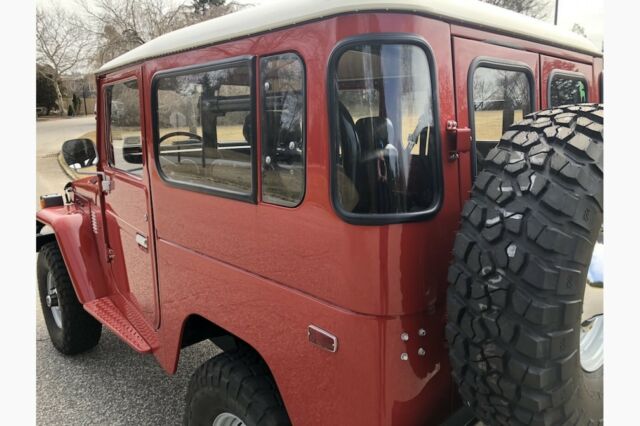 Toyota FJ Cruiser 1978 image number 15