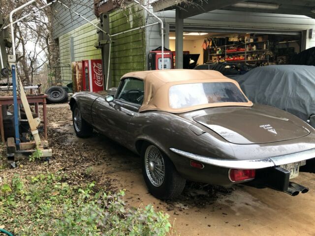 Jaguar E-Type 1973 image number 4