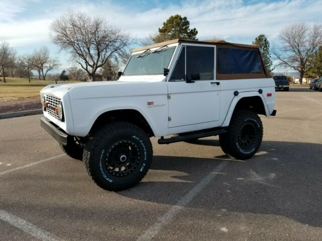 Ford Bronco 1976 image number 0