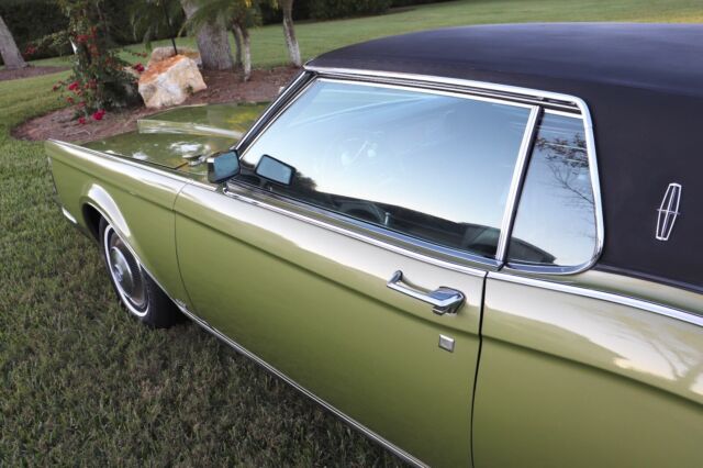 Lincoln Continental 1970 image number 33