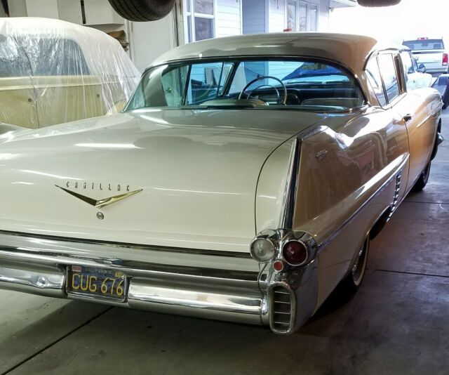 Cadillac coupe Deville 1957 image number 14