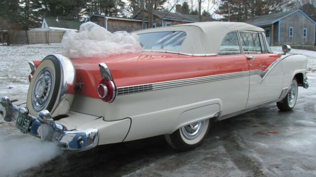 Ford Fairlane 1956 image number 1