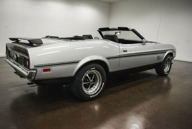 Ford Mustang 1971 image number 31