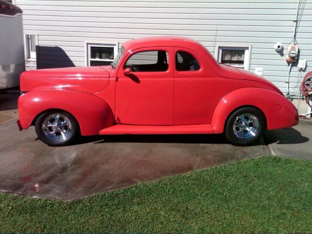 Ford Deluxe 1940 image number 14