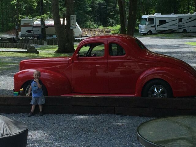 Ford Deluxe 1940 image number 18