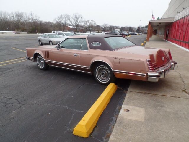 Lincoln Continental 1979 image number 3