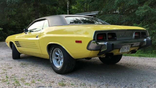 Dodge Challenger 1974 image number 1