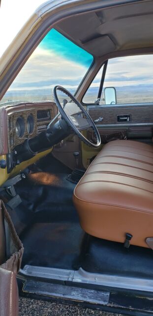 Chevrolet C/K Pickup 2500 1976 image number 17