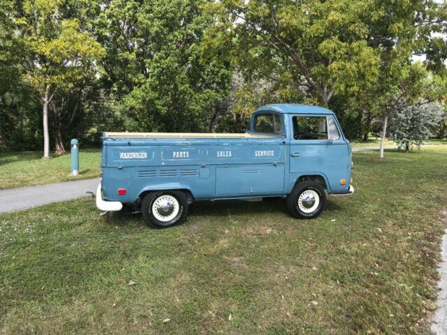 Volkswagen Bus/Vanagon 1971 image number 22