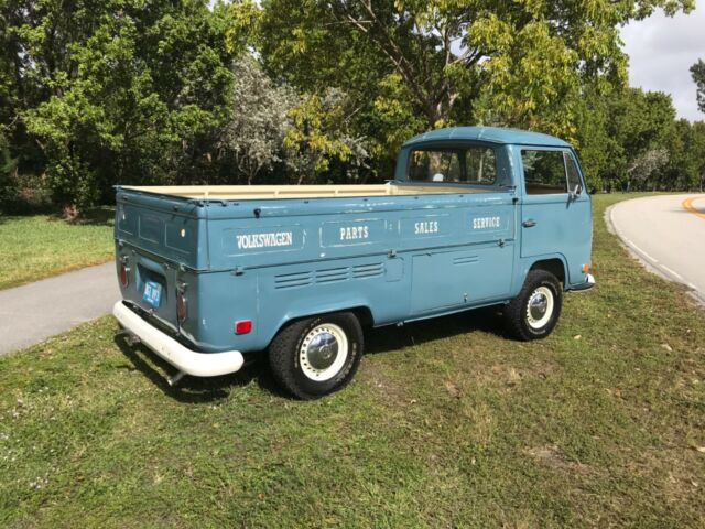 Volkswagen Bus/Vanagon 1971 image number 45