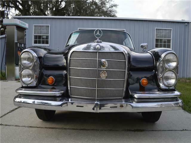 Mercedes-Benz 200-Series 1963 image number 0