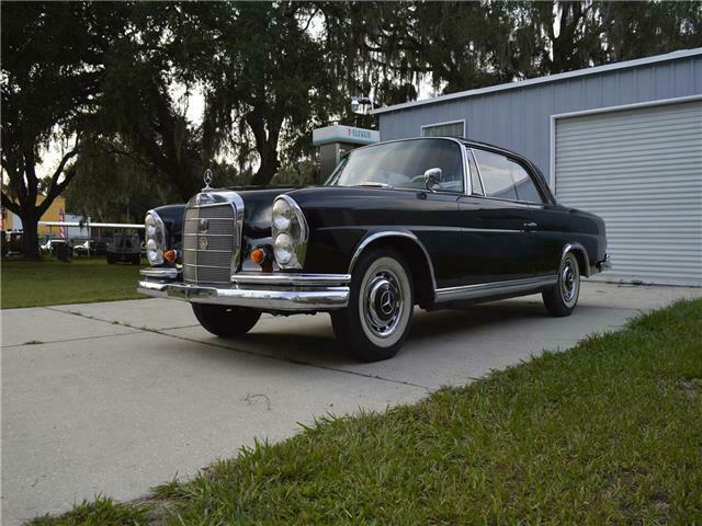 Mercedes-Benz 200-Series 1963 image number 13