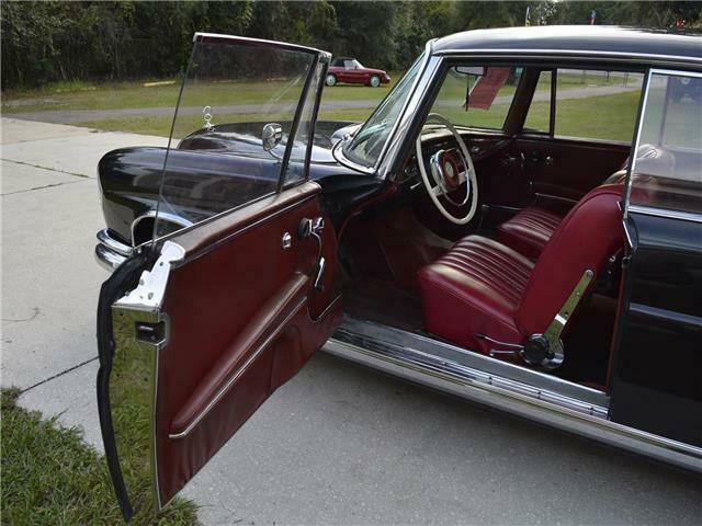 Mercedes-Benz 200-Series 1963 image number 17