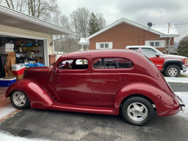 Ford Sedan Delivery 1937 image number 12