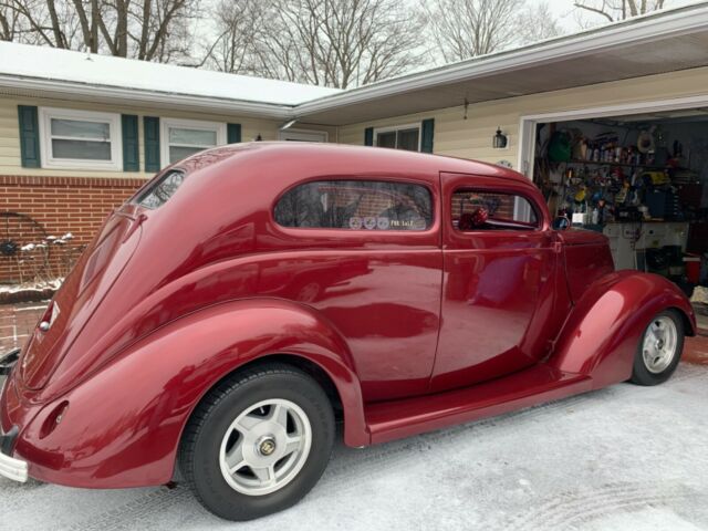 Ford Sedan Delivery 1937 image number 3