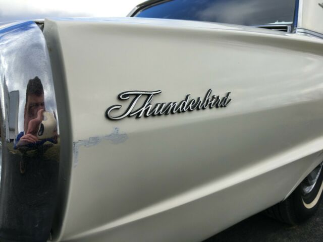 Ford Thunderbird 1965 image number 21