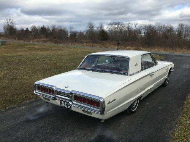 Ford Thunderbird 1965 image number 29