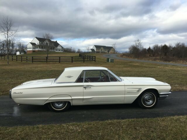 Ford Thunderbird 1965 image number 30