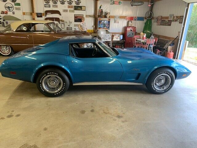 Chevrolet Corvette 1974 image number 29