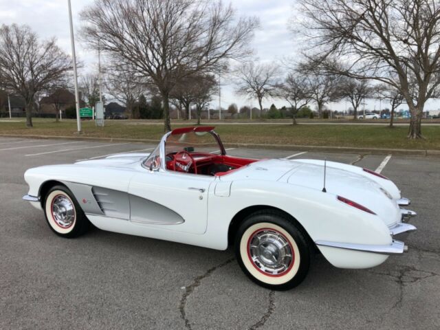 Chevrolet Corvette 1959 image number 21