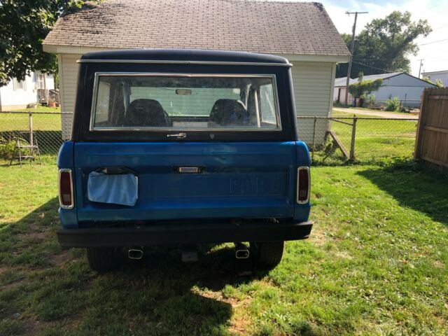 Ford Bronco 1972 image number 2