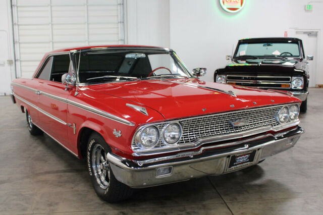 Ford Galaxie 1963 image number 28