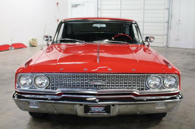 Ford Galaxie 1963 image number 3