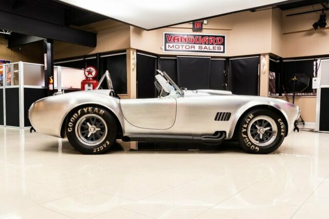 Shelby Cobra 1965 image number 33