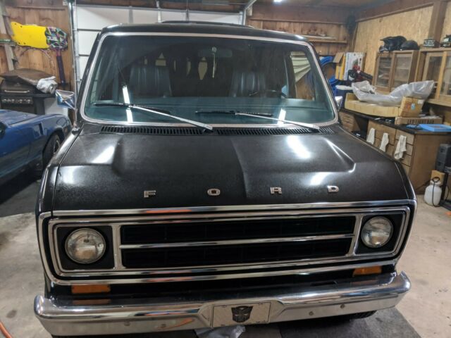 Ford E-Series Van 1976 image number 2