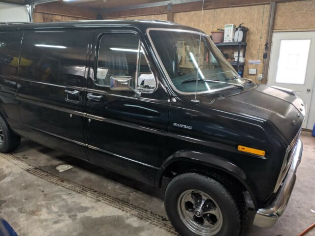 Ford E-Series Van 1976 image number 3