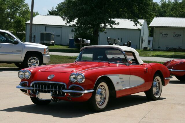 Chevrolet Corvette 1960 image number 0